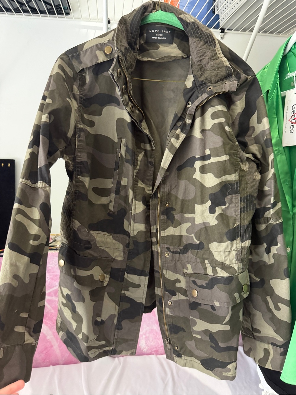 Love Tree Men's Green & Olive Camouflage Field Jacket